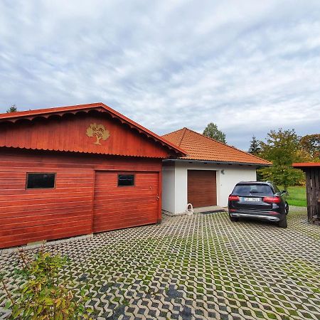 Domek Cisarsky Villa Šluknov Exteriör bild