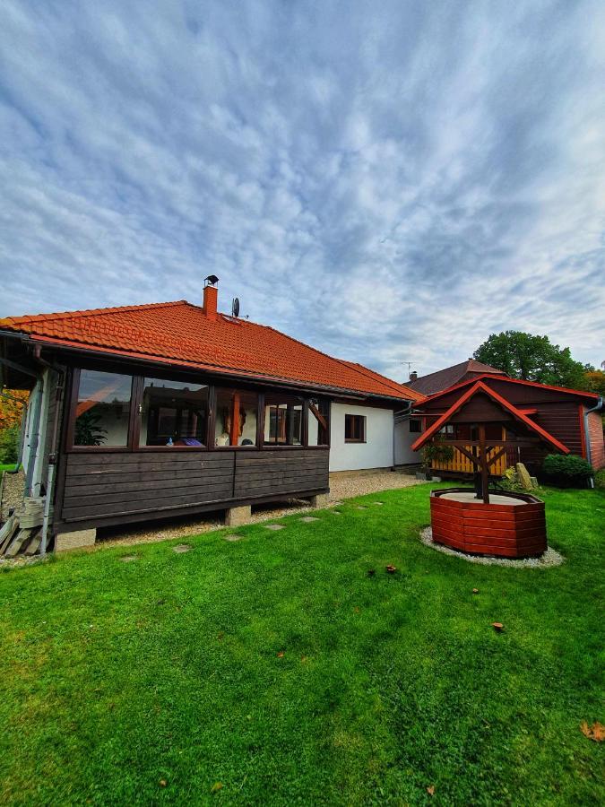 Domek Cisarsky Villa Šluknov Exteriör bild