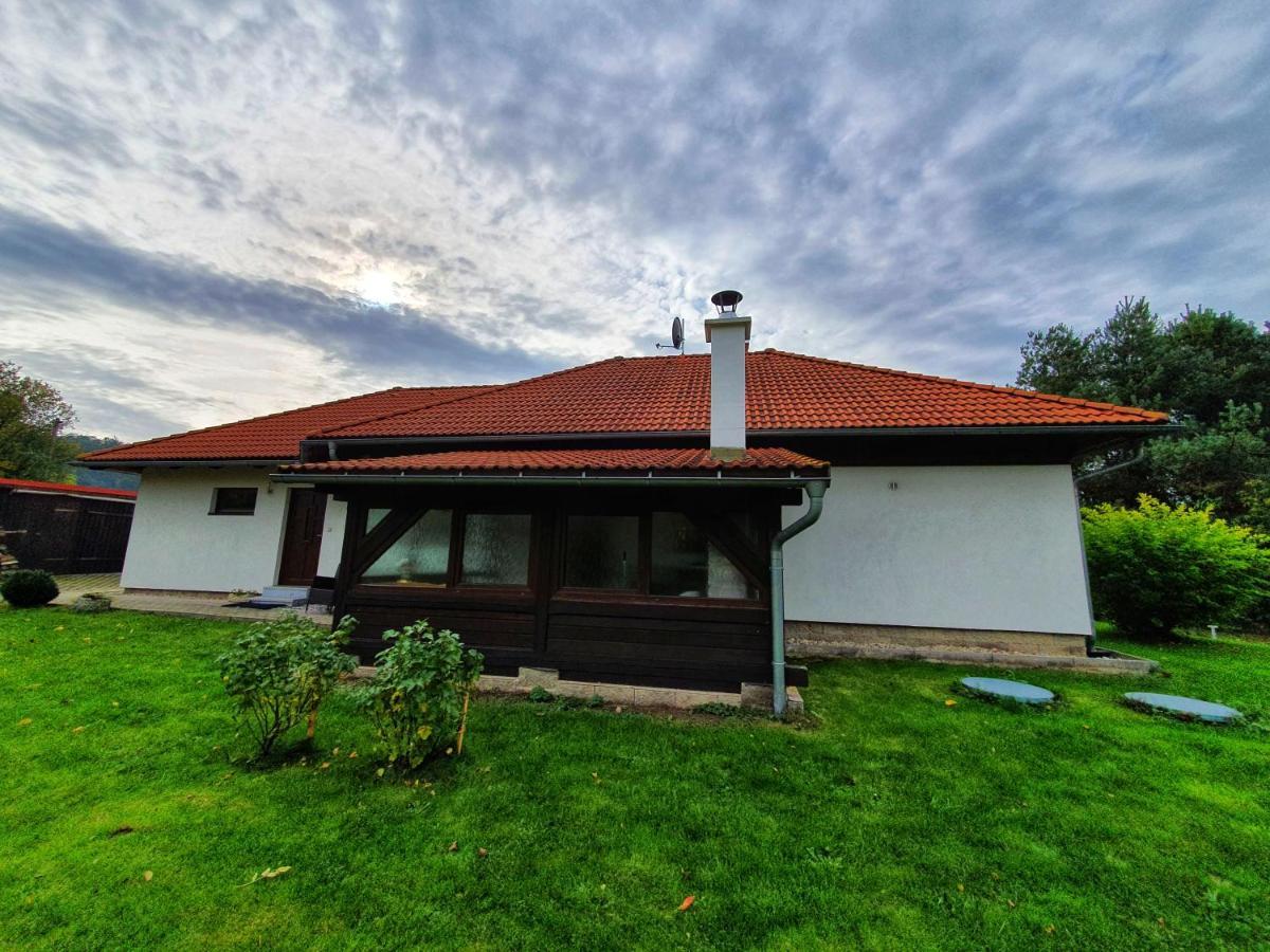 Domek Cisarsky Villa Šluknov Exteriör bild